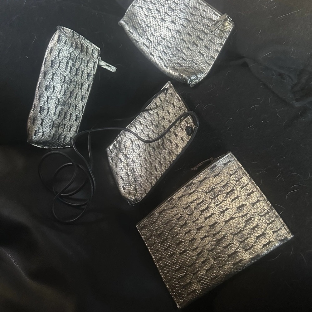 ~BMayBags,*NEW*Set of *4, MetallicSilverCarpskin Motif&GreenSuedeLined…w Logo…